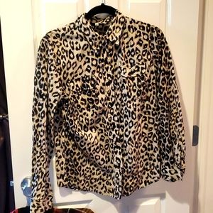Jones New York button down collared leopard print shirt
